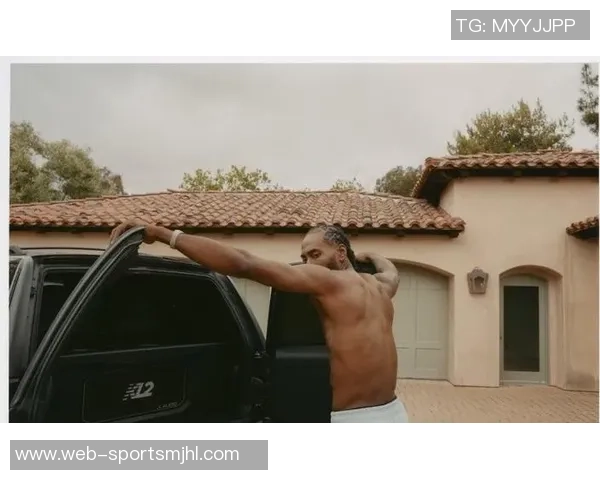 莱昂纳德首次为FLAUNT杂志拍摄写真展现无表情下的健硕身材魅力